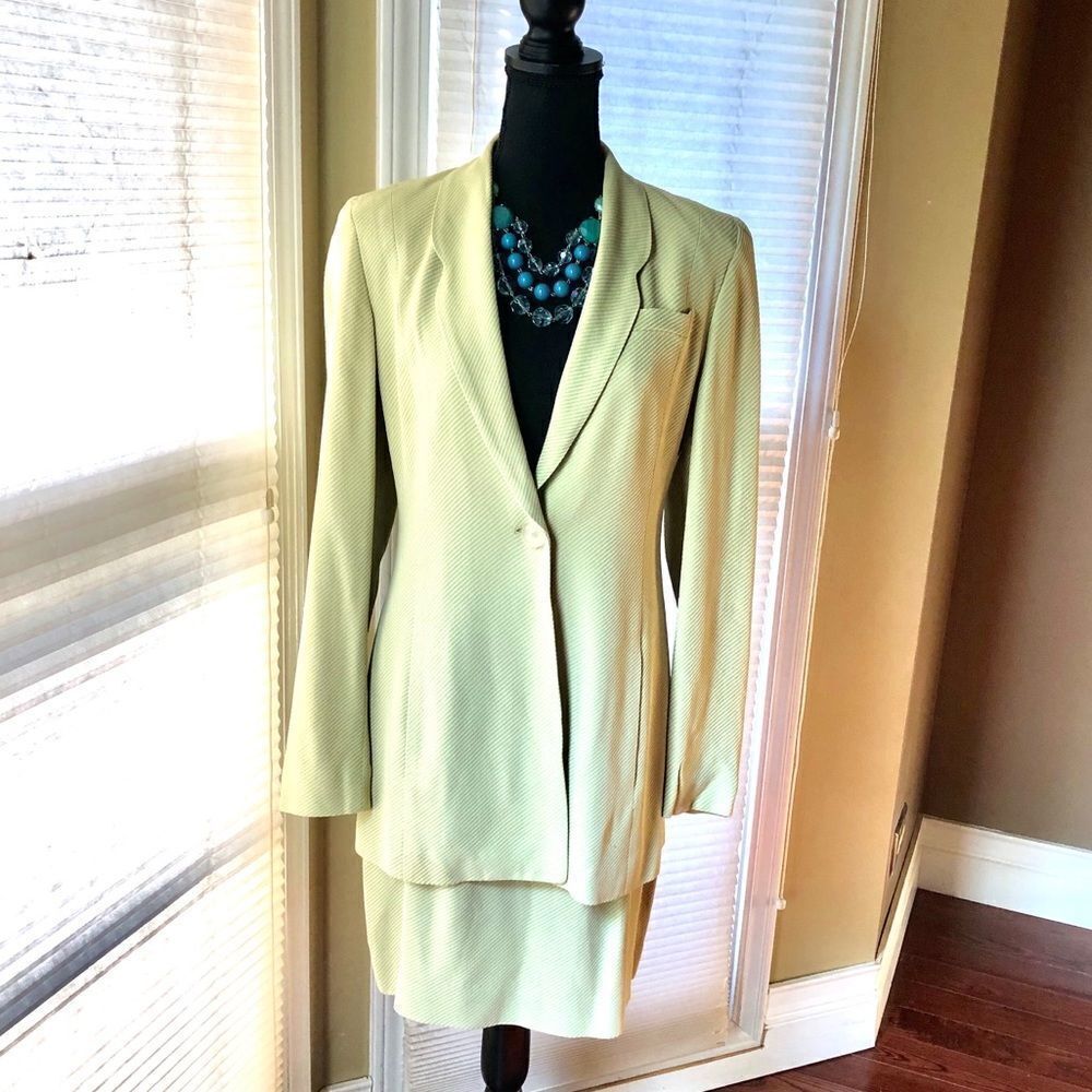 W Worth suit Set (Skirt & Jacket)